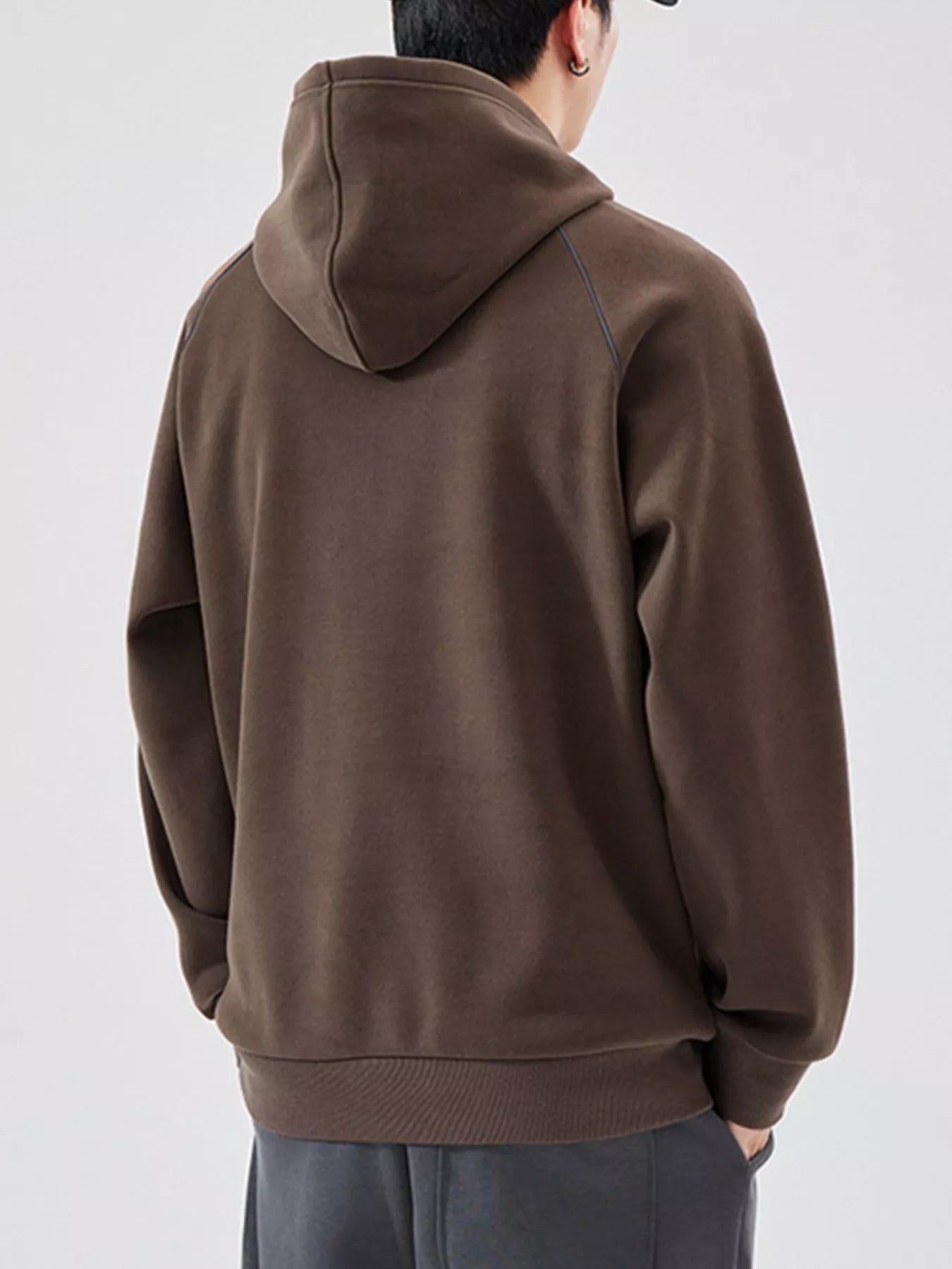 Men’s plus size sporty raglan sleeve sweatshirt