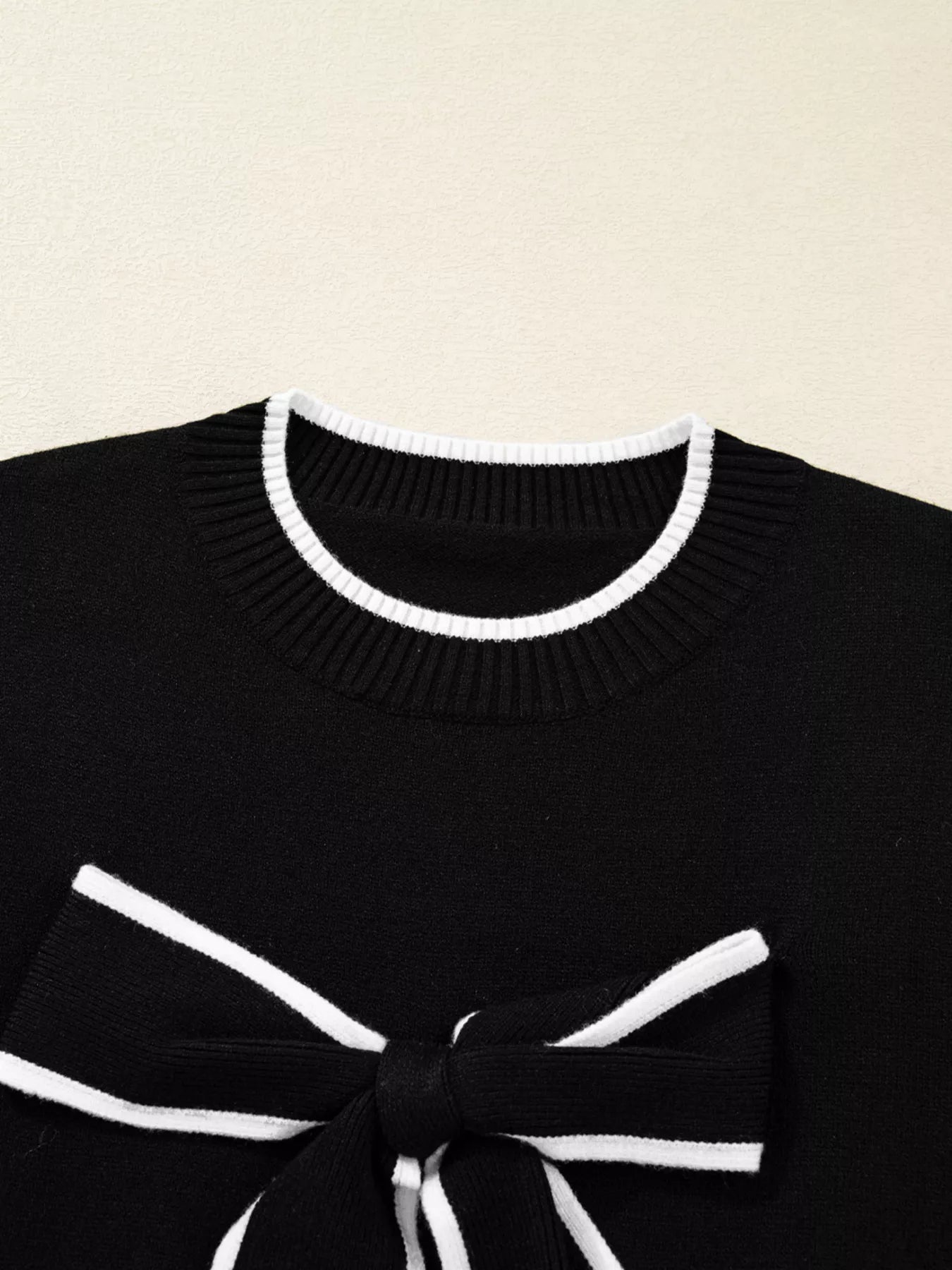 Imported Contrast Trim Holiday Cropped Sweater