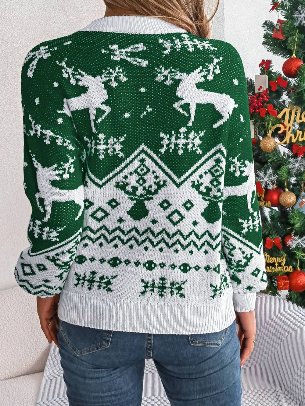 Festive women’s round neck sweater holiday outfit