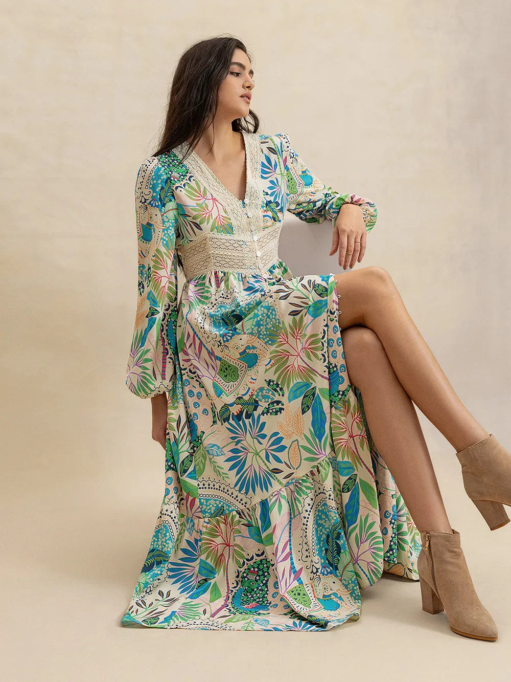 Elegant printed midi dress with button and slit design